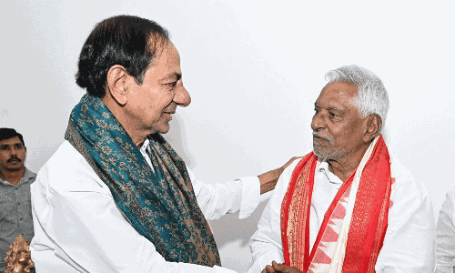 కేసీఆర్ ఫాంహౌజ్ కు జీవన్ రెడ్డి.. అన్నా అంటూ ఆప్యాయంగా పలకరించిన జగిత్యాల టైగర్..!