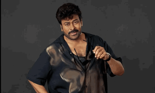 టీనేజ్ అమ్మాయికి నాన్న‌గా మెగాస్టార్!