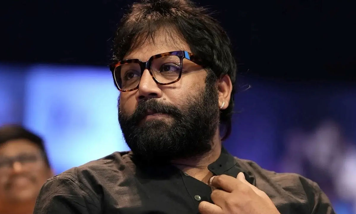 సందీప్‌రెడ్డి వంగ ప్ర‌శంసిస్తూనే వార్నింగ్ ఇచ్చాడా? | Sandeep Reddy ...