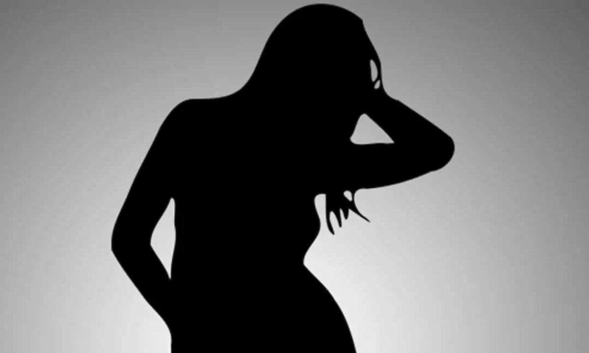 TV Heroines Turn Glamour Into Gold With Paid Semi-Nude Content