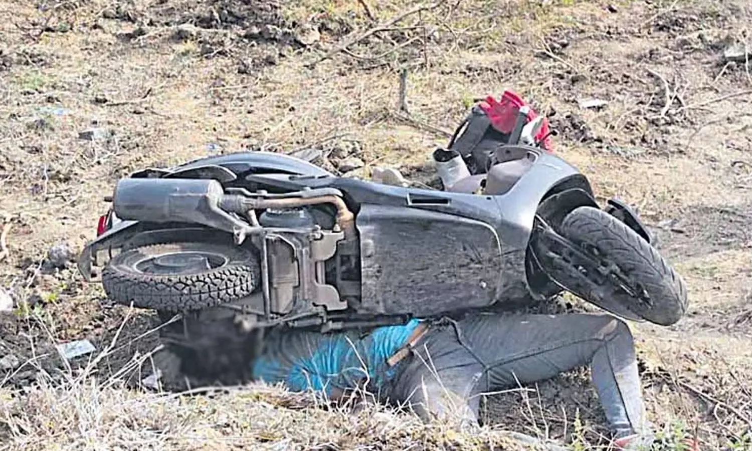 ఒంగోలు న్యాయవాది మర్డర్.. యాక్సిడెంట్ గా కలరింగ్