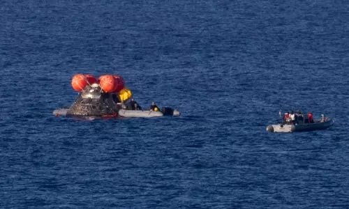 షెడ్యూల్ కు తగ్గట్లే భూమికి తిరిగి వచ్చిన ఆర్టిమిస్ 2