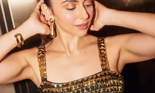Rakul Preet Singh Stuns in Black & Gold Glam Look, Sets Weekend Mood On Fire