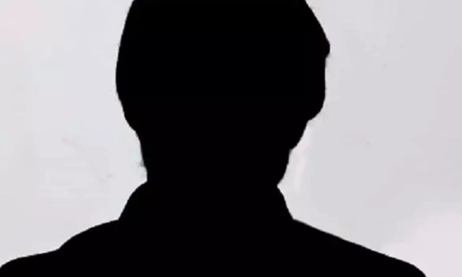 యంగ్ హీరో రియాల్టీ బయట పెట్టే ప్లాన్ లో! యంగ్ హీరో రియాల్టీ బయట పెట్టే ప్లాన్ లో!