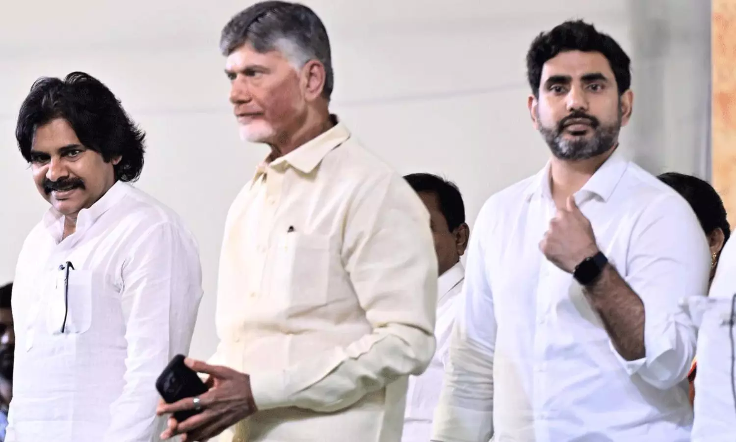 ఏపీ కేబినెట్ ఛేంజ్: లోకేష్ మార్క్.. పవన్ ప్లాన్.. బాబు స్ట్రాటజీ.. ! ఏపీ కేబినెట్ ఛేంజ్: లోకేష్ మార్క్.. పవన్ ప్లాన్.. బాబు స్ట్రాటజీ.. !