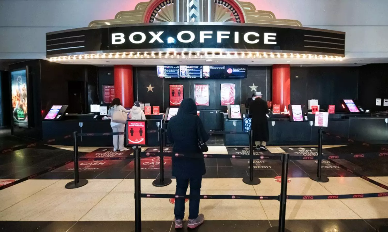 ఓవర్సీస్లో 200 కోట్ల క్లబ్: బాక్సాఫీస్ వద్ద మనదే హవా ఓవర్సీస్లో 200 కోట్ల క్లబ్: బాక్సాఫీస్ వద్ద మనదే హవా