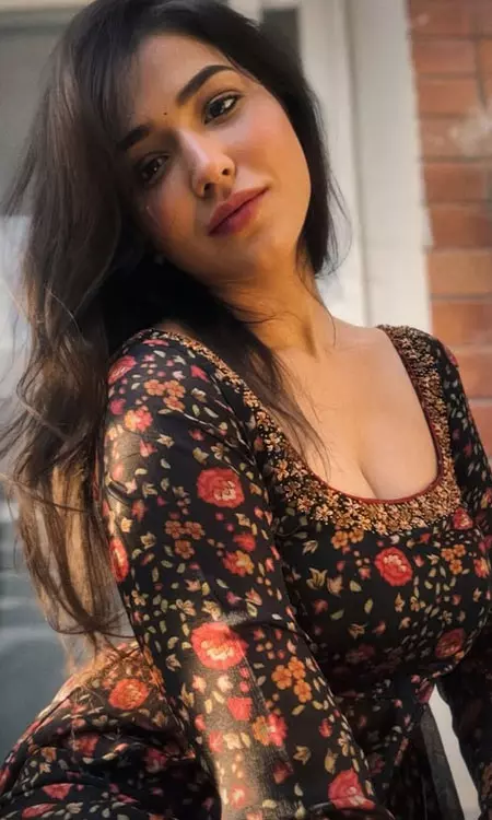 Priyanka Jawalkar Floral Grace in Golden Light