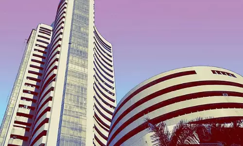 కుప్పకూలిన స్టాక్ మార్కెట్లు.. నిమిషాల్లో రూ.8లక్షల కోట్లు నష్టం