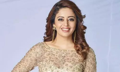 హోదాని త‌ల‌కెక్కించుకుంటే కెరీర్ క్లోజ్!