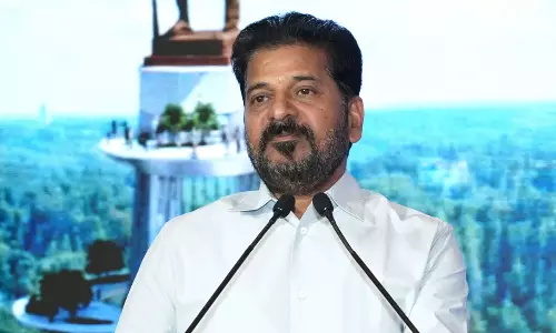 హోం శాఖపై వస్తున్న ఆరోపణలపై.. సీఎం సమాధానం చెప్తారా?