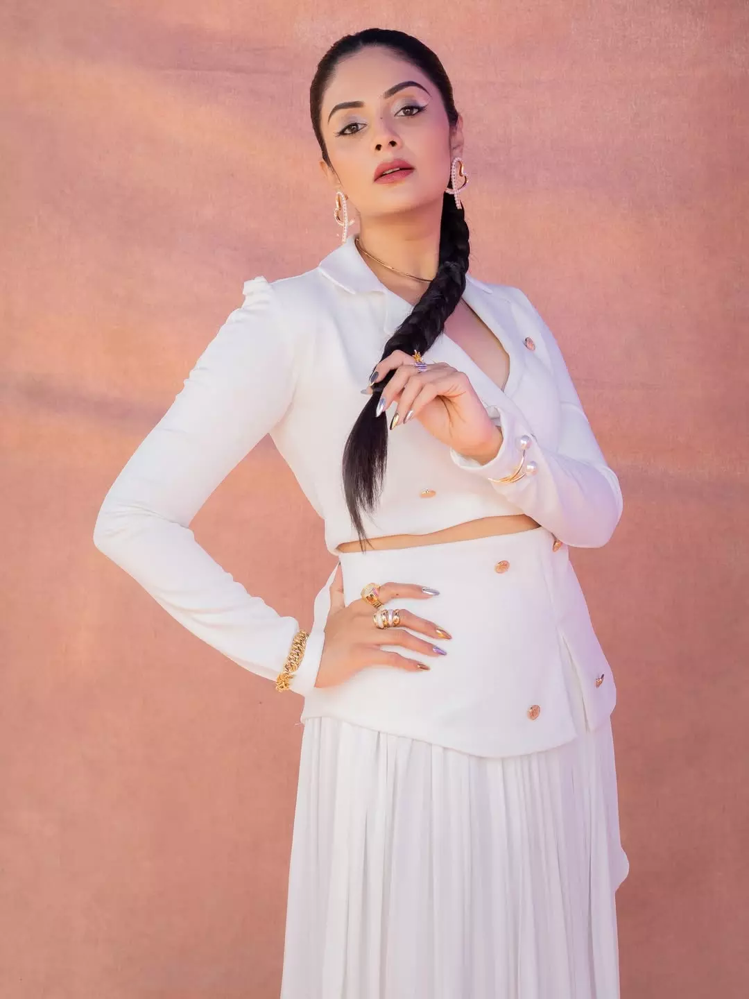 Sreemukhi’s Elegant Look Goes Viral Sreemukhi’s Elegant Look Goes Viral