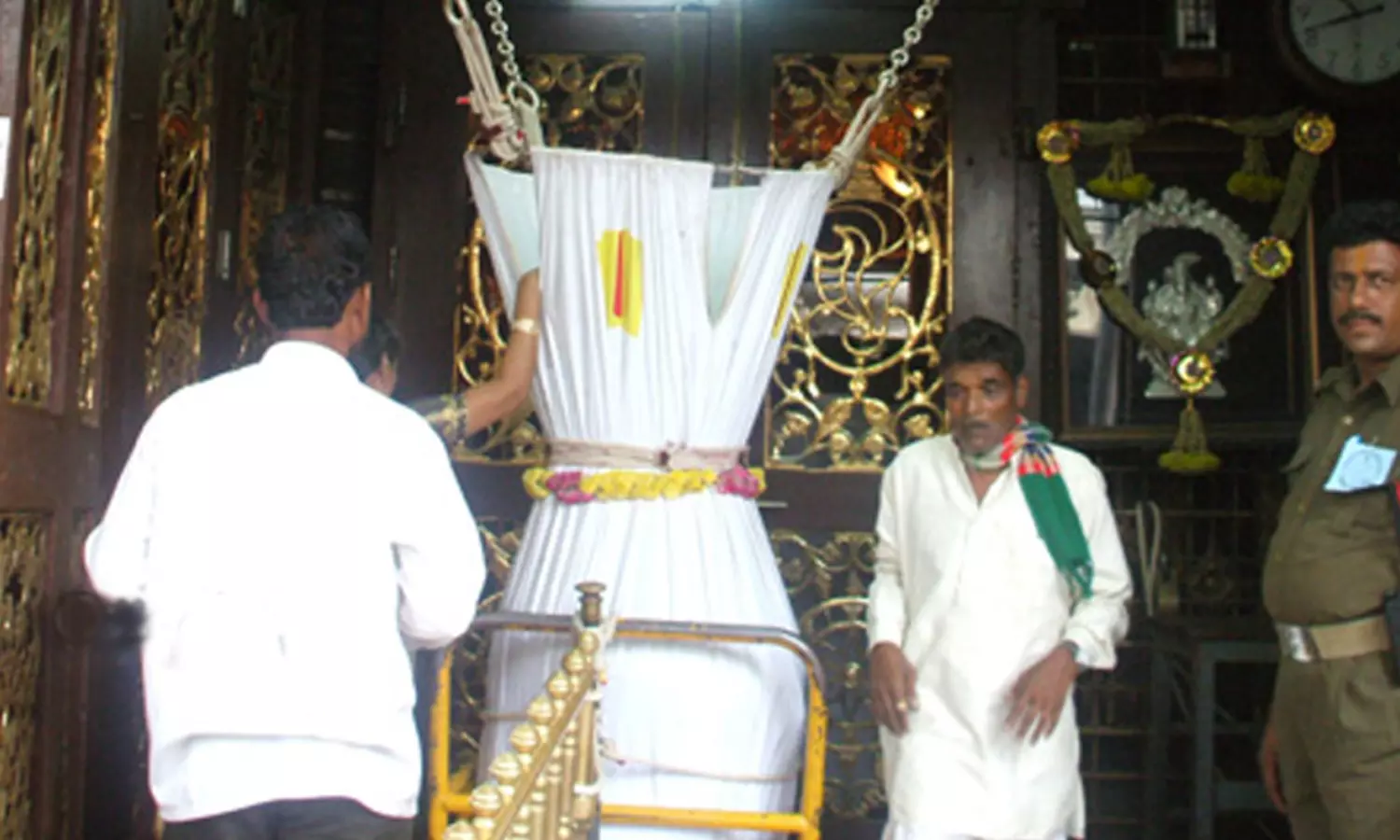 స్వామివారి హుండీ 1420 కోట్లు.. ఏడాదిలో రికార్డు స్థాయిలో భక్తుల కానుకలు..