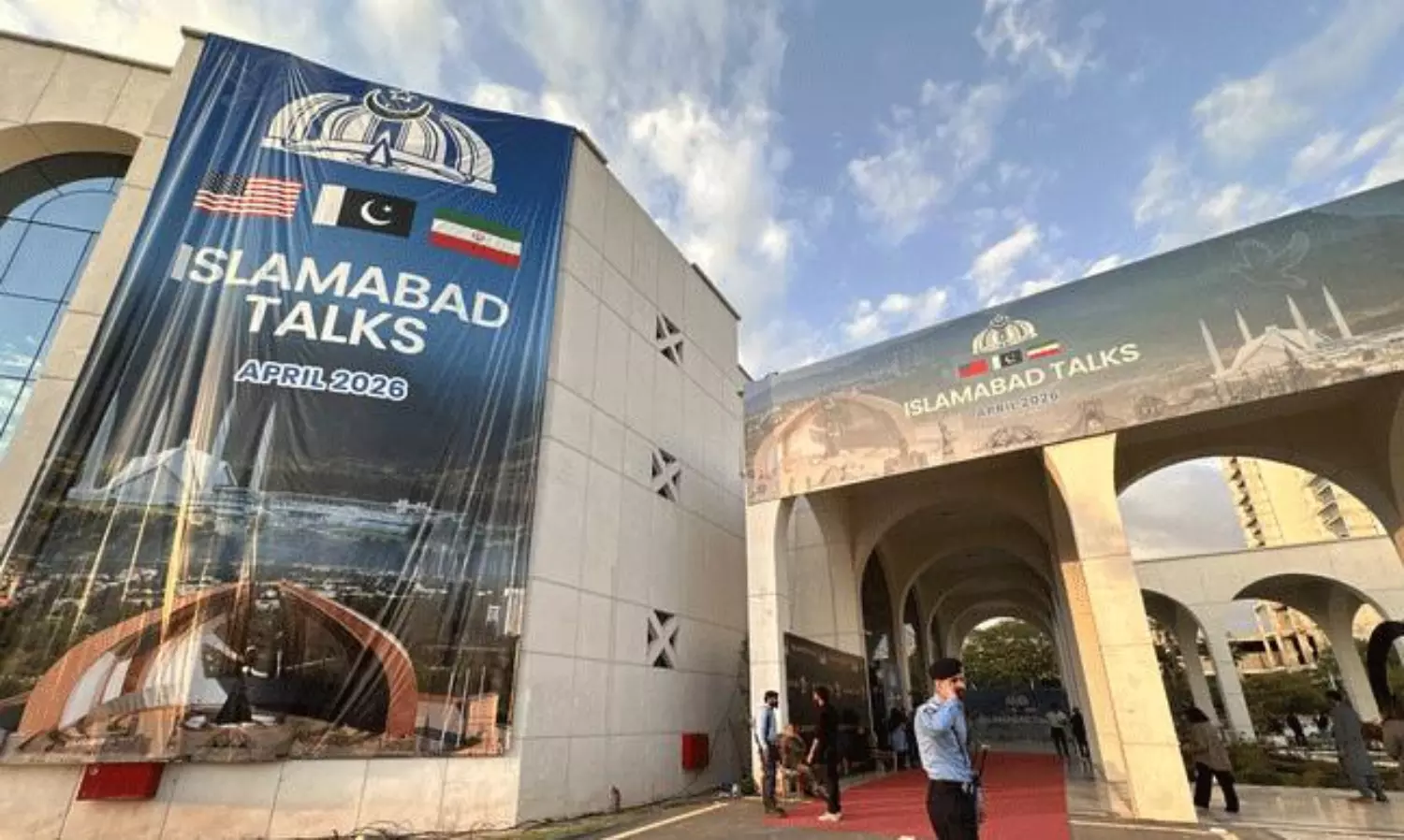 హొటల్ బిల్లు ఎగ్గొట్టి..... పాక్ పరువు పోయింది !