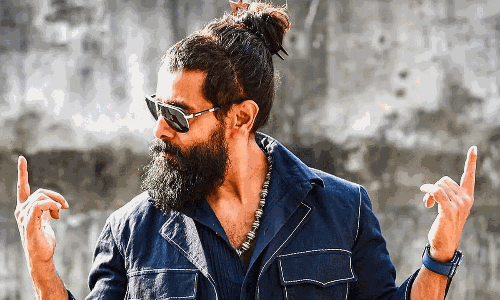 చియాన్ విక్రమ్ కెరీర్ డైలమా: ప్రయోగాలు సరిపోవు.. బ్లాక్‌బస్టర్ పడాల్సిందే!