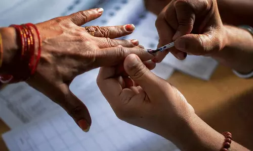 మా గ్రాఫ్ ఎలా ఉంది.. ఎవ‌రి స‌ర్వేలు వారివే.. !