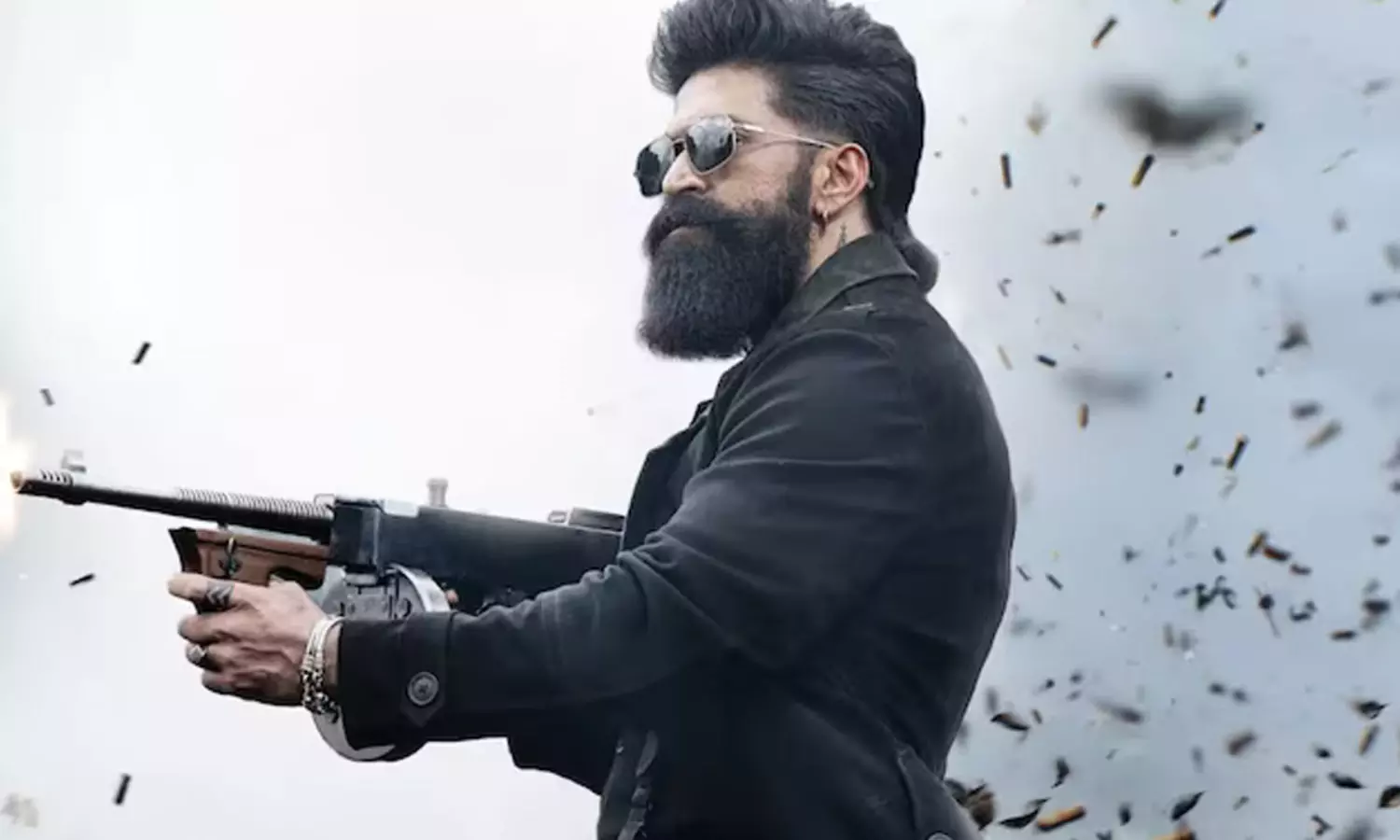 యశ్కు నిర్మాతల ప్రెషర్ ఎందుకు? యశ్కు నిర్మాతల ప్రెషర్ ఎందుకు?