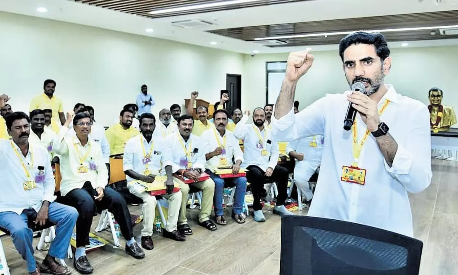 టీం లోకేశ్.. కొత్త కమిటీలతో టీడీపీకి యువరక్తం టీం లోకేశ్.. కొత్త కమిటీలతో టీడీపీకి యువరక్తం