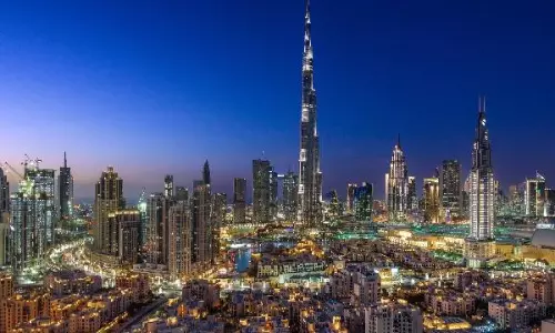 దుబాయ్ రియల్ ఎస్టేట్ కుదేలు.. 50 శాతం పడిపోయిన విక్రయాలు.. భారత్ వైపు  ఇన్వెస్టర్లు!