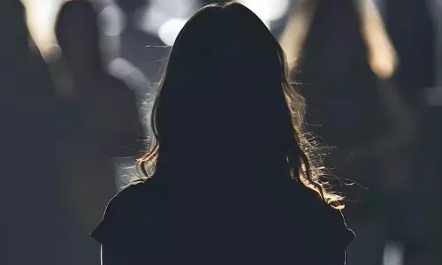 ఇద్దరు పిల్లల తల్లి అయినా పెళ్లిపై నోరు విప్ప‌ని న‌టి