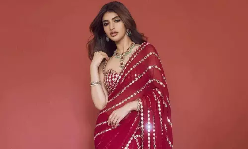 గ్లామర్ లోకంలో డాక్టర్ శ్రీలీల!