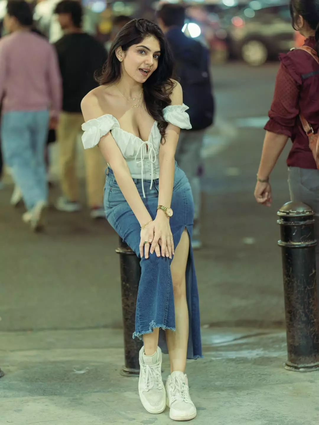 Misha Narang Stuns in Chic Casual Street Style Look Misha Narang Stuns in Chic Casual Street Style Look