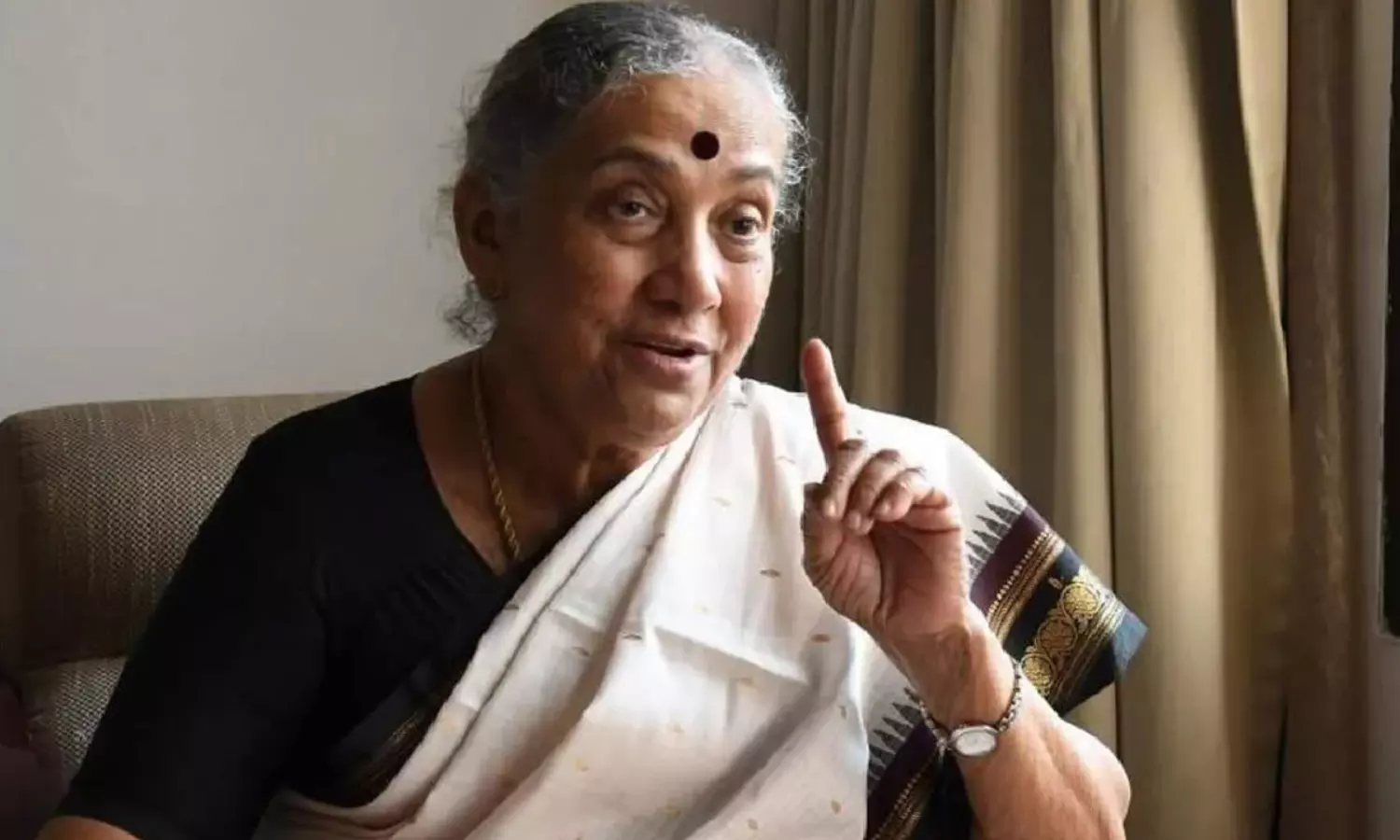 మహిళా బిల్లు వెనుక ఉన్న నేత ఈమే.. నాటి ప్రైవేట్ బిల్లు నుంచి నేటి ‘నారీ శక్తి వందన్’ వరకు చేరిందిలా..! మహిళా బిల్లు వెనుక ఉన్న నేత ఈమే.. నాటి ప్రైవేట్ బిల్లు నుంచి నేటి ‘నారీ శక్తి వందన్’ వరకు చేరిందిలా..!