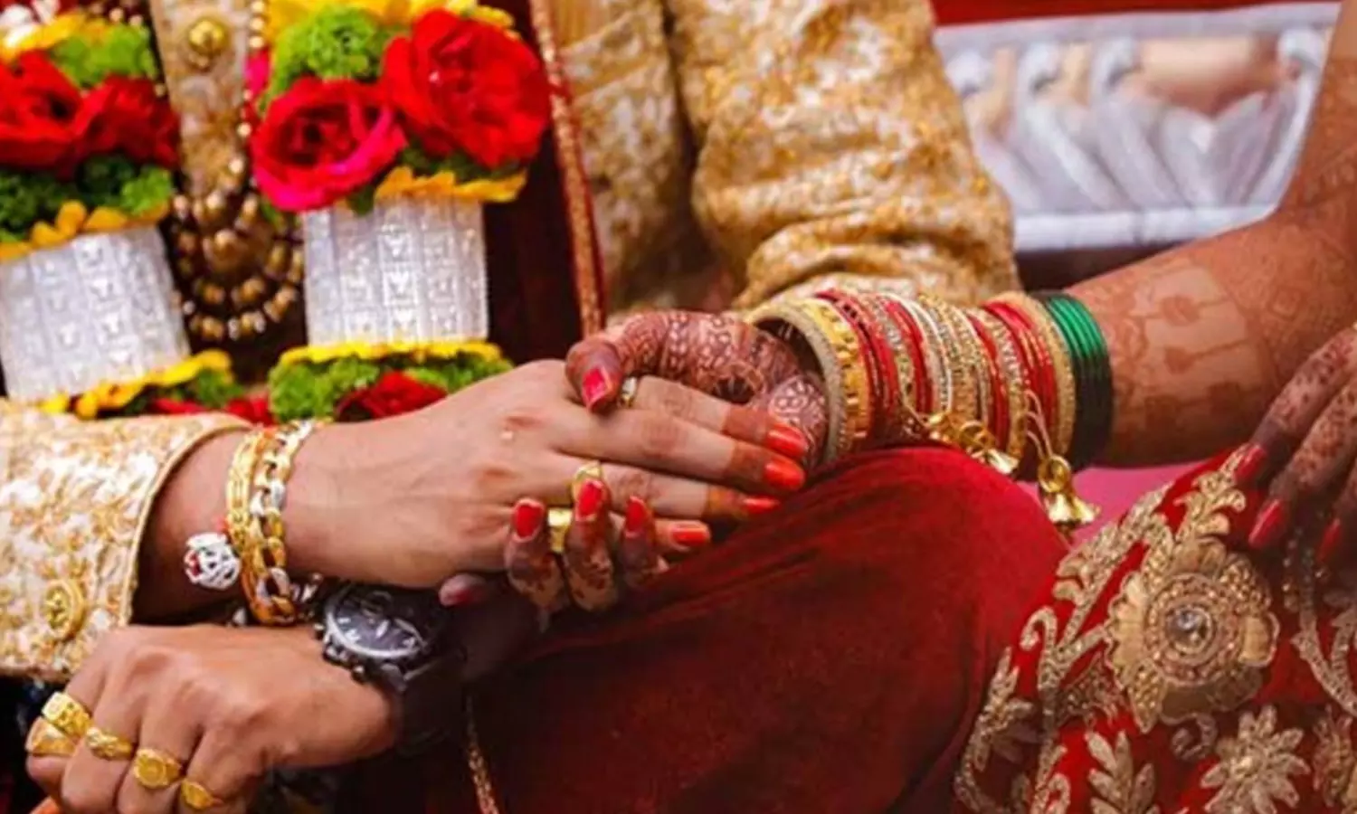 తెలంగాణ సమాజంలో మారుతున్న ధోరణులు.. పెరుగుతున్న కులాంతర వివాహాలు..! తెలంగాణ సమాజంలో మారుతున్న ధోరణులు.. పెరుగుతున్న కులాంతర వివాహాలు..!