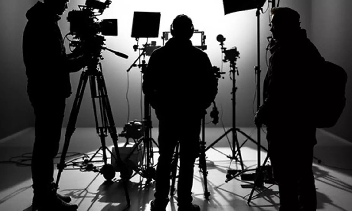 కొత్త పుంతలు తొక్కుతోన్న అగ్ర దర్శకులు!