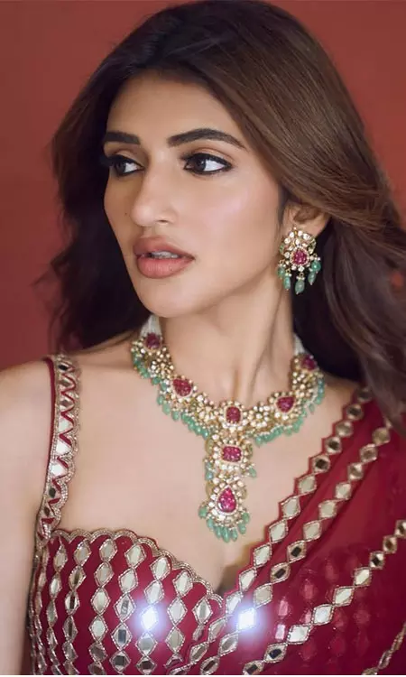 Sreeleelas Graceful Traditional Look Steals the Spotlight