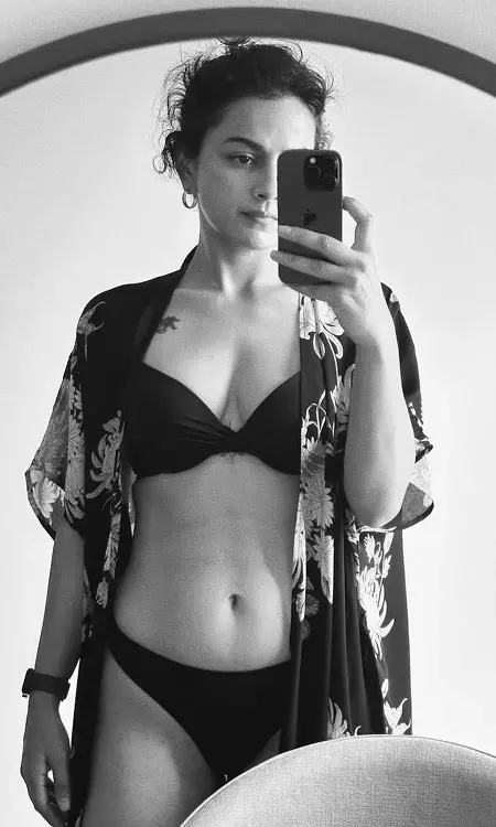 Shraddha Srinath Serves Bold Vibes in Striking Mirror Selfie