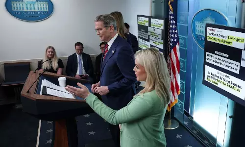 ట్రంప్ ట్యాక్స్ కట్స్ ప్రభావం: అమెరికన్లకు రికార్డు రీఫండ్లు