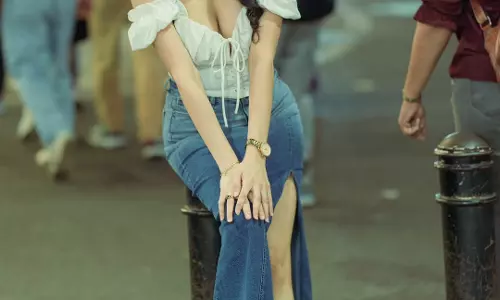 Misha Narang Stuns in Chic Casual Street Style Look