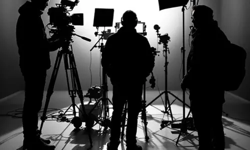 కొత్త పుంతలు తొక్కుతోన్న అగ్ర దర్శకులు!