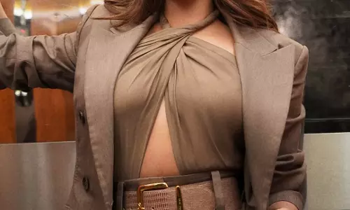 Janhvi Kapoor Turns Heads in Stylish Outfit