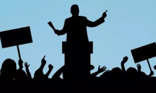 కొత్త సేవకులండీ... మోయాల్సింది ప్రభువులేనండీ !