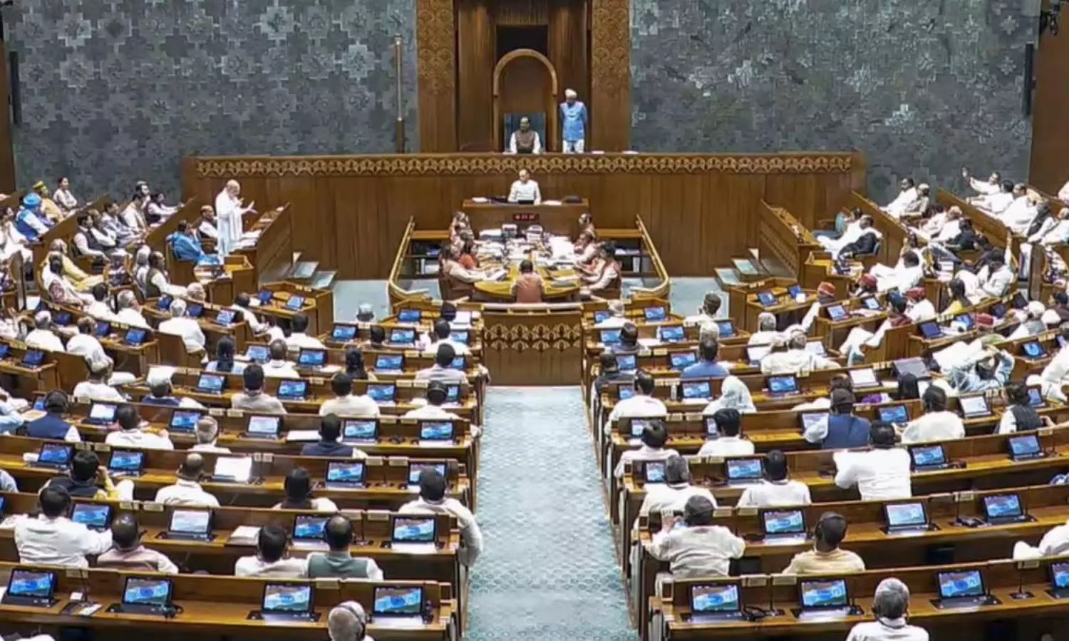 మహిళా బిల్లుకు అందని మెజారిటీ మద్దతు: విపక్షాల ఐక్యత ముందు తలవంచిన సర్కార్!