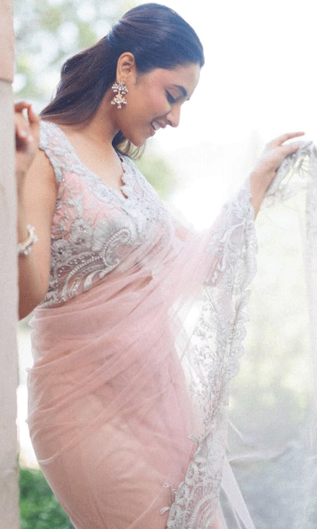 Priyanka Mohan Stuns in Elegant Pink Saree with Graceful Charm