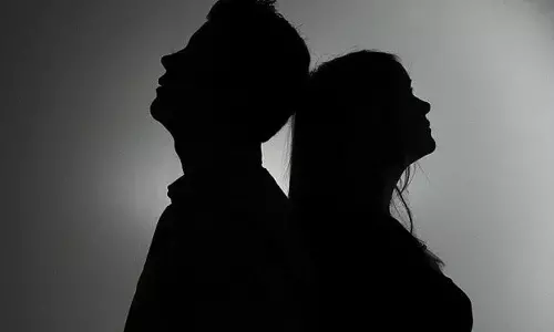 మంత్రి తో వివాదాస్ప‌ద న‌టి ప్రేమాయ‌ణంపై ఒక‌టే ప్ర‌చారం!