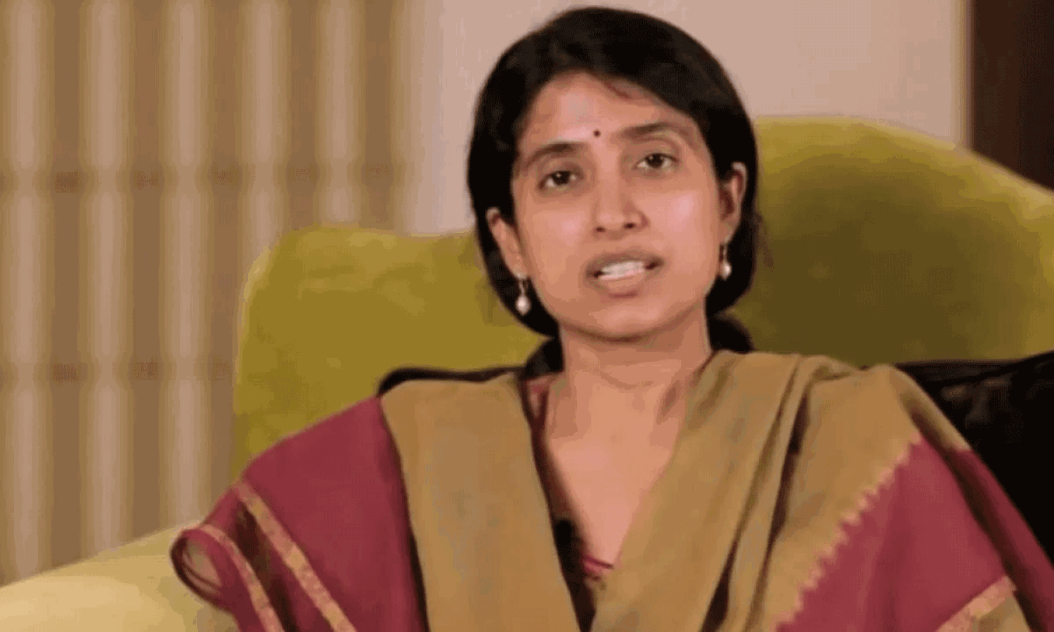 మెటా.. ఎక్స్.. యూట్యూబ్.. గూగుల్ కు భారతిరెడ్డి లీగల్ నోటీసులు