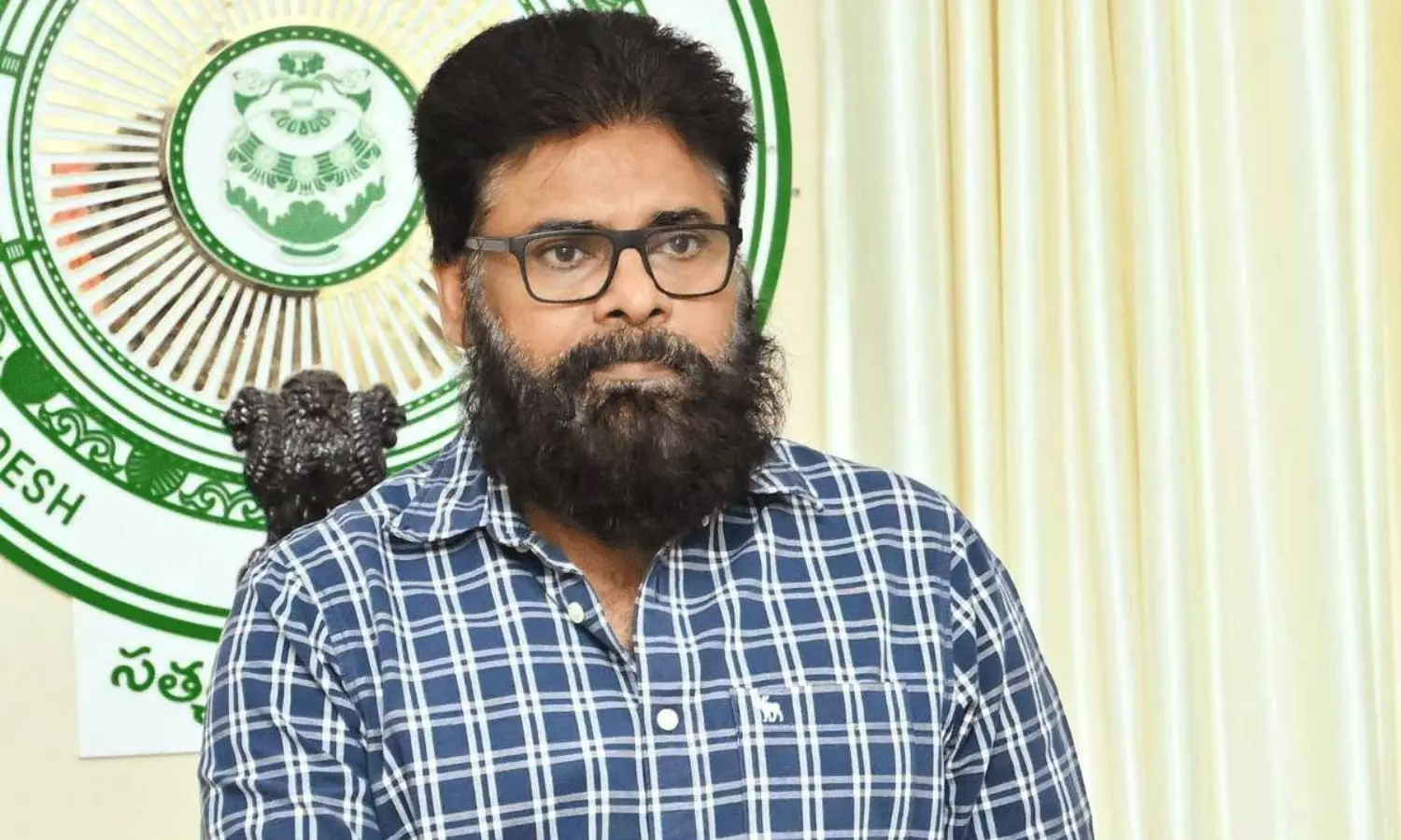 పవన్ కళ్యాణ్ కు తీవ్ర అస్వస్థత.. శస్త్రచికత్స.. కోలుకోవడానికి చాలా కాలం..