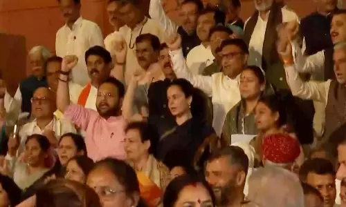 మహిళా బిల్లు షాక్...హాట్ కేకుల్లా పదవులు  !