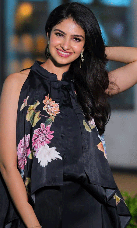 Manasa Varanasi Radiates Elegance in Floral Black Outfit