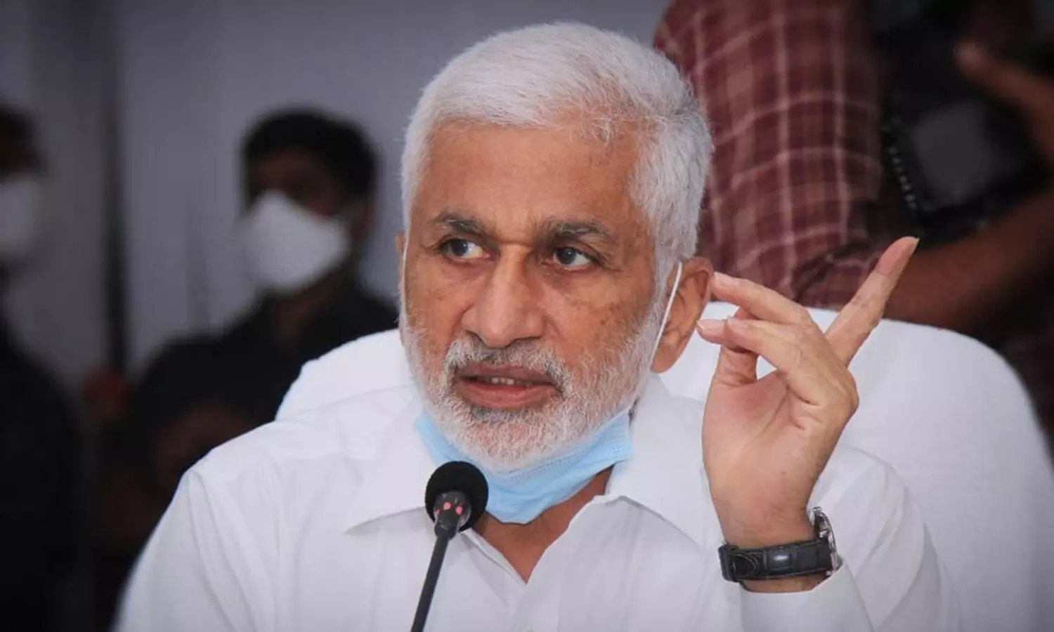 జగన్ తప్పులను ఎత్తి చూపుతున్న విజయసాయి