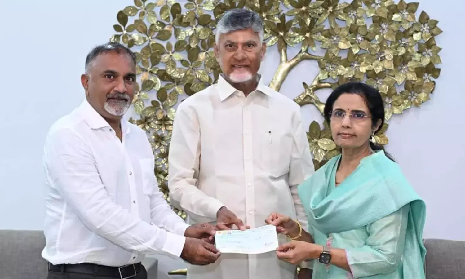 చంద్రబాబు పుట్టినరోజకు భువనేశ్వరి గిఫ్టు ఇదే