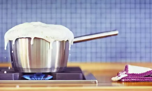 పాలు పొంగాయని భార్య మీద ఆగ్రహం.. సూసైడ్ చేసుకున్న భర్త