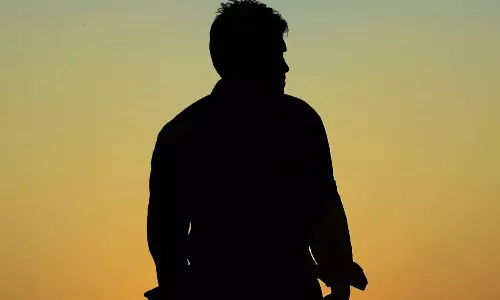 ఆయ‌న అంద‌రి హీరోల కంటే డిఫ‌రెంట్..