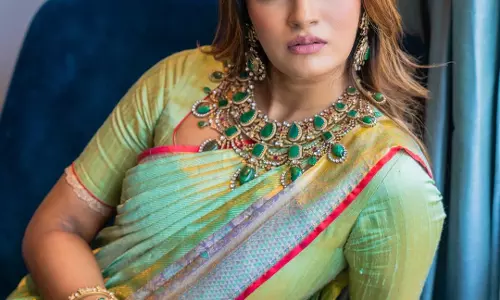 Dimple Hayathi’s Graceful Ethnic Style Steals the Spotlight