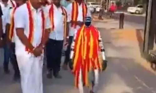 నయా టెక్నాలజీ.. నయా రాజకీయం : ఆసక్తికరంగా టీవీకే ప్రచారం