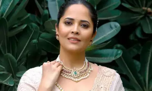 అనసూయపై అసభ్యకర పోస్టులు.. యువకుడి అరెస్ట్!