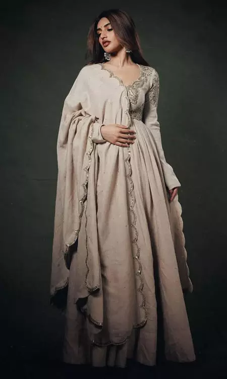 The Elegant Aura of Sreeleela: A New-Age Icon